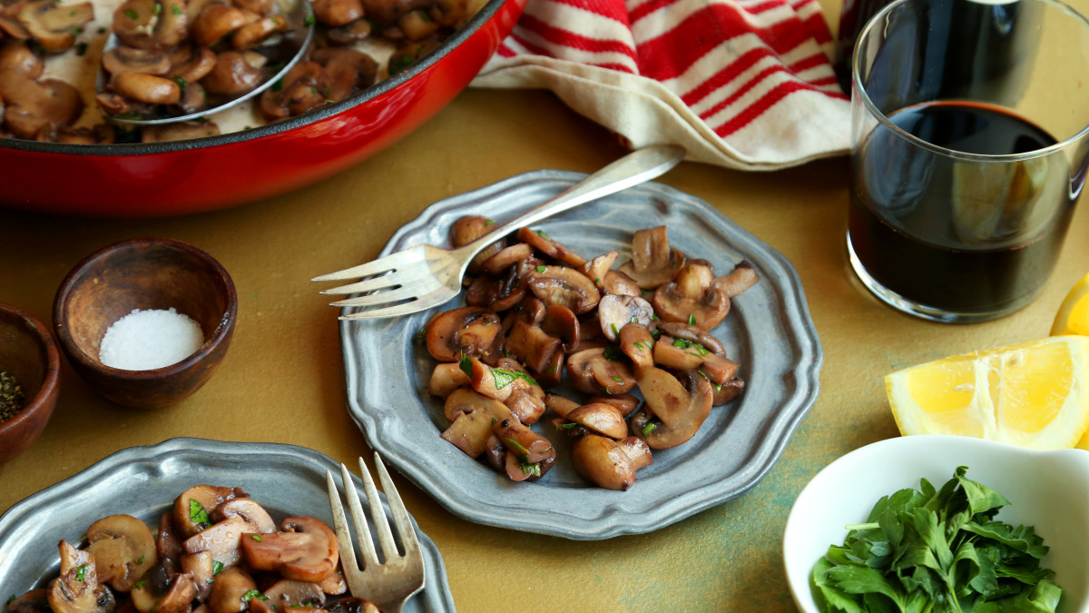 Sautéed Mushrooms With Red Wine