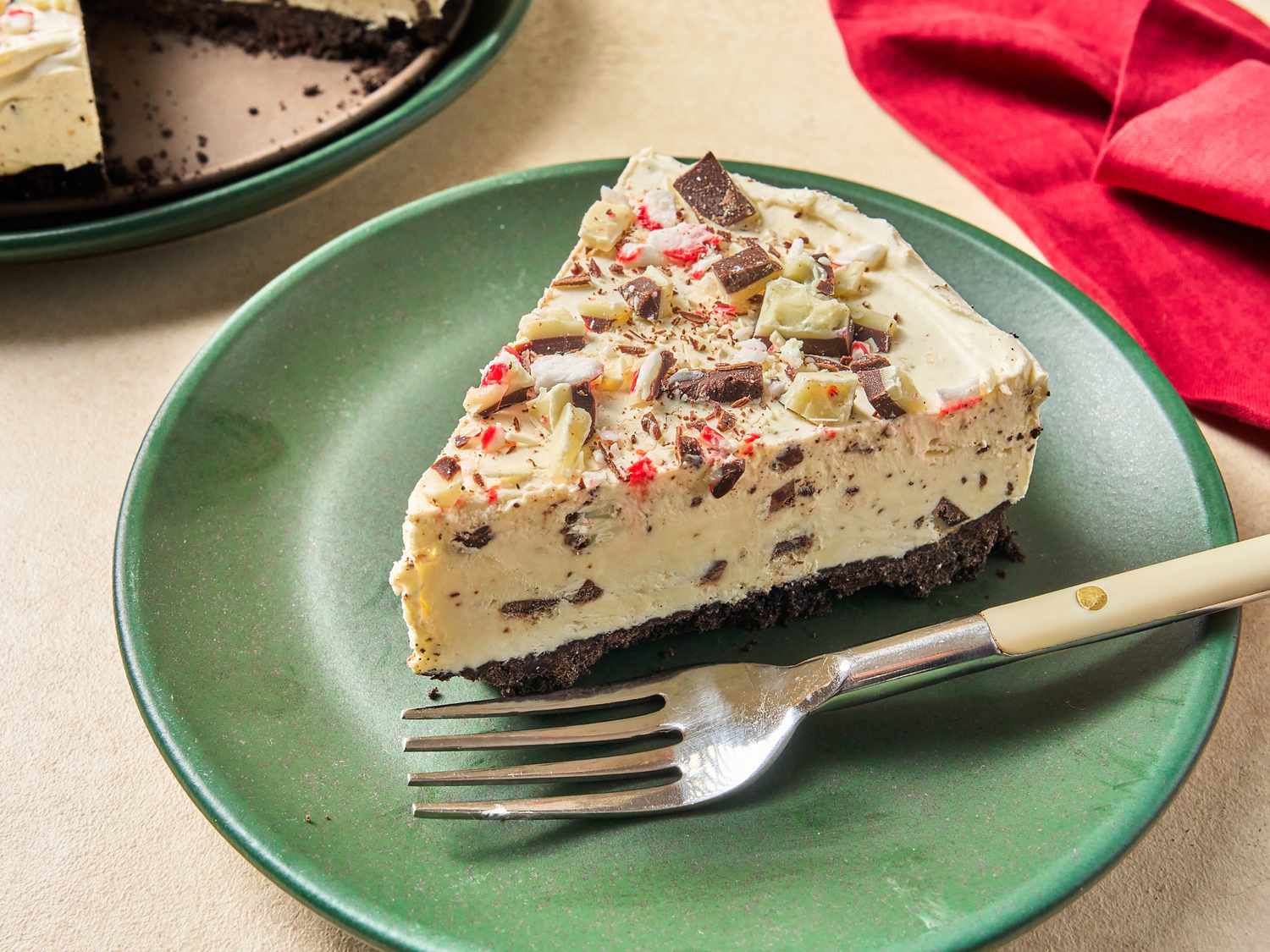 Easy Peppermint Bark Cheesecake