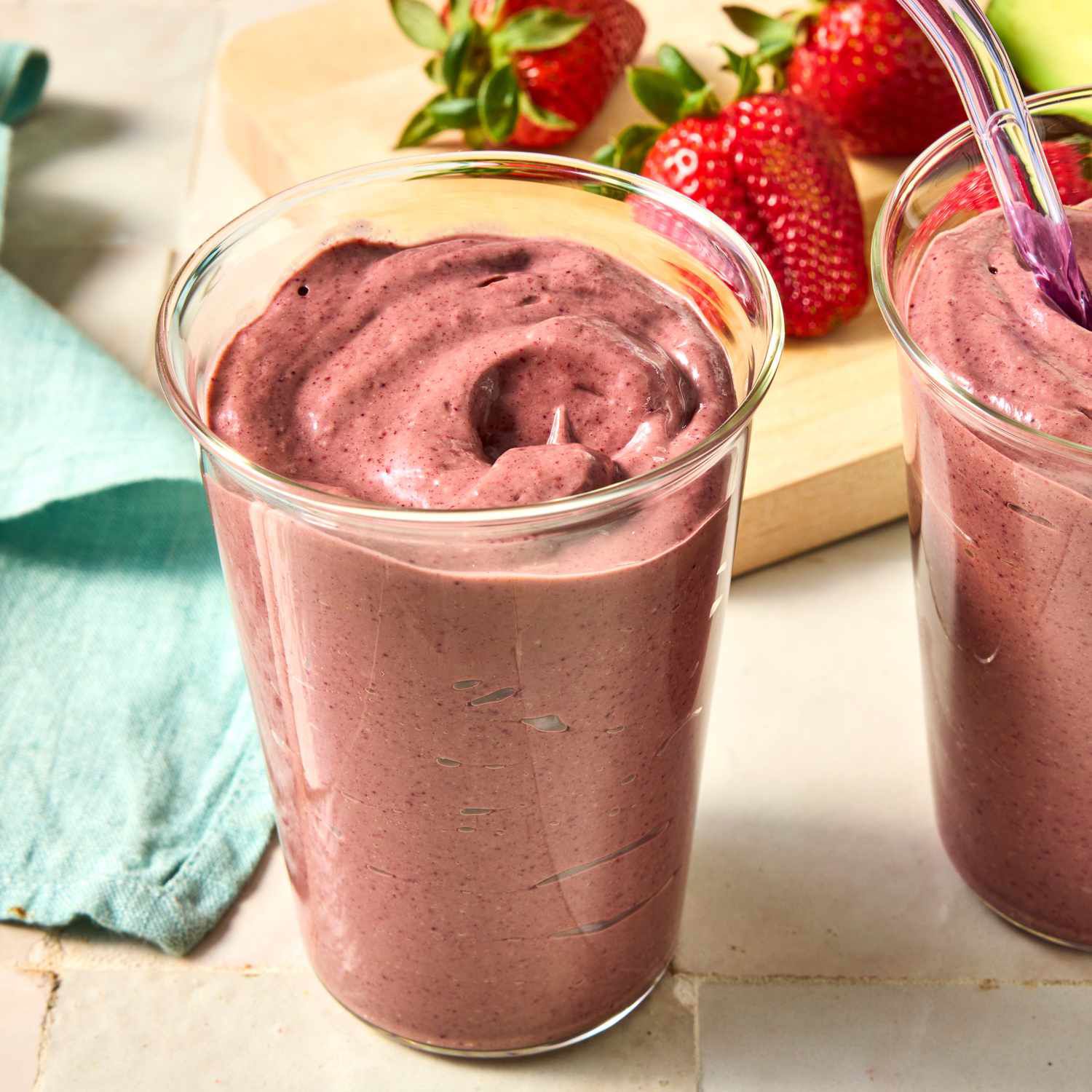 Berry-Avocado Spinach Smoothie